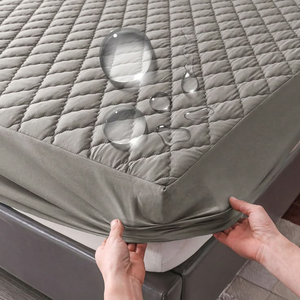 Protège-matelas matelassé pour adulte, imperméable, lavable en machine, 100 % polyester, style minimaliste toutes saisons - Product Image 1