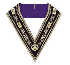 Cadena de collar Grand Master Blue Lodge, chapada en oro, con símbolos de terciopelo morado y azul, y distintivos de pedrería cosidos, estilo clásico. - Product Image 1