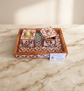 Juego de Porta Incienso Aromático de Madera de Sándalo Hecho a Mano con Diseño Incrustado para Decoración del Hogar en Eid y Ramadán - Product Image 1