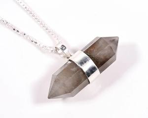 Pendentif crayon en argent sterling 925 avec quartz fumé et chaîne |   Collier en cristal de quartz fumé naturel |   Bijoux en pierres précieuses en gros - Product Image 4