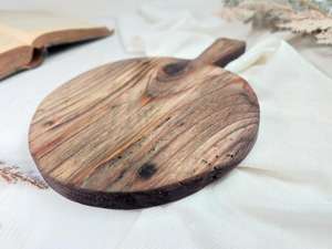 Planche à découper ronde en bois de qualité supérieure avec poignée, plateau de service en bois massif pour décoration de cuisine rustique, présentation en café et aménagement intérieur - Product Image 2