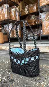 Sac fourre-tout vintage en paille, best-seller indonésien, avec panneaux brodés bleus, ouverture supérieure, usage quotidien, doublure en polyester, pour femme - Product Image 2