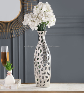 Exclusivo diseño moderno florero de metal de aluminio en diferentes colores al por mayor para la decoración del hogar - Product Image 5