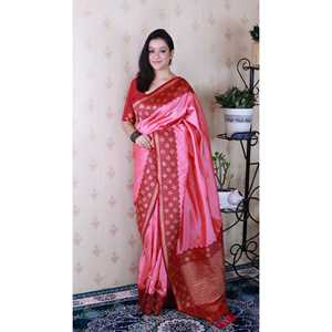 Sari de Seda Suave Rosa Bebé, Tejido Banarasi Ondulado con Zari Único, para Vestir de Noche, por Elite Weaves, 650g - Product Image 6