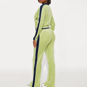 Ensemble d'entraînement 2 pièces personnalisé pour femme : veste à capuche zippée et leggings de yoga, séchage rapide, respirant, écologique - Product Image 3