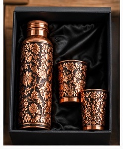 Juego de Botella de Agua de Cobre Hecha a Mano con 2 Tazas, Grabado Floral, Botella Portátil, Caja de Regalo - Product Image 6