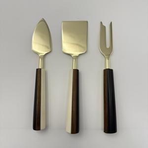 Nouvel arrivage : Ensemble d'outils à fromage en acier inoxydable avec manche en résine, finition dorée, lot de 3, idéal pour les fêtes, mariages, cadeaux, à prix raisonnable - Product Image 3