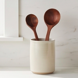 Juego de 2 cucharas de bambú con un diseño elegante y acabado natural, perfectas para la cocina del hogar y eventos de boda. - Product Image 2