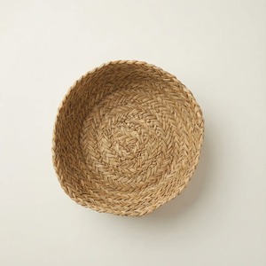 Panier rond en osier tressé à la main en jonc de mer, panier de rangement artisanal, vente en gros, écologique, fabriqué au Vietnam - Product Image 3