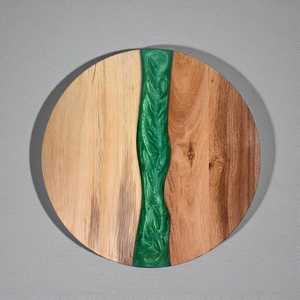 Planche à découper en bois artisanale, compatible lave-vaisselle et écologique - Product Image 4