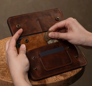 Portefeuille vintage en cuir véritable avec fermeture à rivets, porte-cartes multifonctionnel, style court, rayé marron-vert, unisexe - Product Image 4