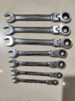 Clé à cliquet flexible à double extrémité, couple maximal de 100 lb-pi, acier au chrome-vanadium, finition miroir, poignée chromée antidérapante