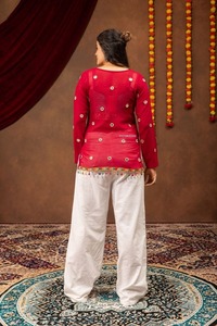 Ensemble haut et jean pour femme en crêpe naturel, faux georgette, avec travail artisanal miroir, broderie fantaisie en dentelle et travail de miroir véritable - Product Image 6