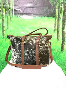 กระเป๋าถือหนังแท้ลายขนสัตว์ พร้อมซิปปักลาย  สำหรับผู้หญิง รุ่น LHTB-0074 - Product Image 6