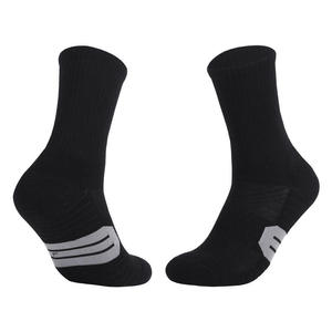 Chaussettes de sport en coton personnalisées de haute qualité pour hommes, avec logo brodé, antidérapantes, à compression, jetables, style mode et grip, pour OEM - Product Image 2