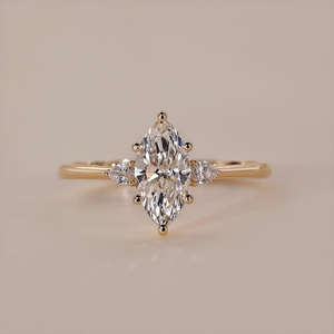 Arin/Oro de 18K/14K con diamantes naturales certificados GIA/IGI modernos, o diseños personalizados con anillos de diamantes MOQ bajos - Product Image 1