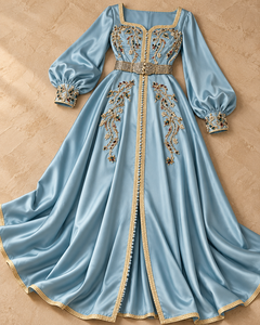 Caftán Argelino Largo de Terciopelo Color Ciruela, Elegante, de Mishkat Couture, con Bordado, Mangas Largas, Detalles de Perlas y Cinturón de Filigrana para Mujer - Product Image 3