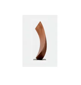 Escultura ecológica para interiores de hogares sostenibles, hecha por artesanos con madera natural de origen ético. Ecológica. - Product Image 1