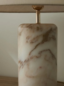 Lampe d'appoint design élégante avec base cylindrique inspirée de la pierre, éclairage doux et diffuse, et un attrait décoratif haut de gamme pour la maison - Product Image 3