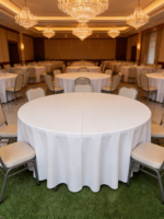 Muebles de Exterior XY para Restaurante, Juego de Mesa Redonda Plegable con Superficie de Plástico Blanco