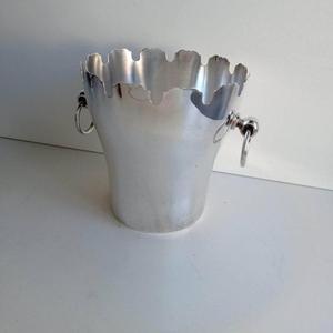Cubo de hielo de acero inoxidable con borde festoneado y asas de anillo, diseño industrial, resistente al óxido, redondo, con logo personalizado - Product Image 4