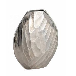 Vase à fleurs en aluminium moulé de haute qualité pour centre de vaisselle avec vernis miroir disponible en finition mate également décor de salon à la maison - Product Image 2