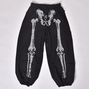 Pantalon de ski noir 2026 avec motif squelette, taille à cordon de serrage, passants de ceinture, multiples poches zippées, aérations et isolation thermique - Product Image 1