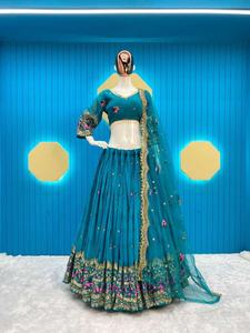 Precioso Conjunto de Lehenga, Blusa y Dupatta de Georgette Sintética de Lujo para Fiesta, con Bordado de Lentejuelas y Vuelo Completo, Elegante y Colorido - Product Image 5