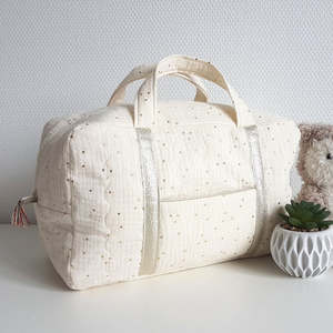 Bolsa de Viaje de Lujo Acolchada de Nailon con Puntos Dorados, Gran Capacidad, para Fin de Semana, Gimnasio, Deportes, con Cierre, Logotipo Personalizado, Impermeable - Product Image 3