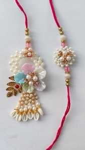 Rakhi de Diseño Único y Hermoso de Primera Calidad para Hermano y Hermana, Festival de Rakshanbandhan, Diseño Floral, Elegante y con Clase - Product Image 1