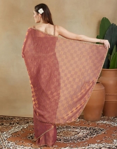 Sari Tradicional KV de Seda Chiffon con Adornos Estilo Bollywood para Fiesta, Sin Arrugas y Reversible - Product Image 3