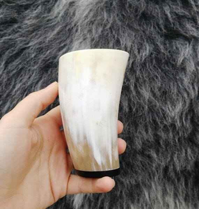 Vaso de Whisky Ecológico con Tapa y Diseño de Koi, Hecho de Cuerno de Búfalo Real, con Logotipo Personalizado, para Fiestas y Bares - Product Image 2