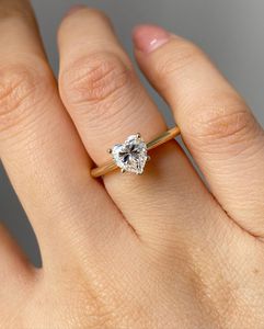 Anillo Iced Jewelz de 1.20 Quilates con Corte Corazón, Chapado en Oro Amarillo de 14K, para Ella, con Certificado IGI, Gran Venta - Product Image 4