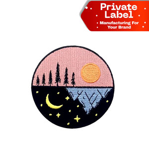 Badges personnalisés prêts à l'emploi, broderie en gros pour casquettes, écussons économiques, patchs en fils métalliques de qualité supérieure en gros - Product Image 1