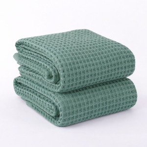 Serviette de bain Coast Luxe en tissu gaufré 100% coton, ultra douce, séchage rapide, serviette de qualité supérieure - Product Image 2