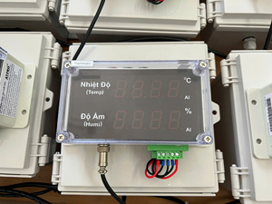 Pantalla LED Industrial de Temperatura y Humedad para Centros de Datos - Montaje en Superficie Modbus RTU |   AT-THMS 3.1 - Disponible OEM - Product Image 6