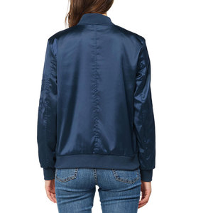 Veste bomber en satin personnalisée de haute qualité pour femmes, manches longues, col montant, fermeture éclair, style baseball, veste universitaire en satin - Product Image 3