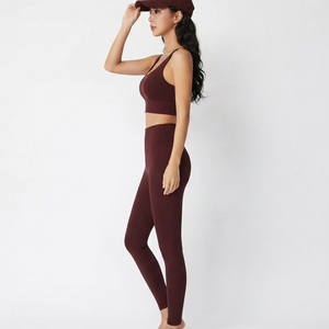 Ensemble de yoga pour femmes avec logo personnalisé, vêtements de yoga de haute qualité, soutien-gorge de sport à dos en U, leggings, tenue de sport pour la course à pied, l'entraînement et le yoga en plein air - Product Image 6