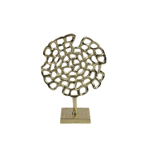 Escultura de diseño de hoja hueca en aluminio dorado de lujo para decoración de interiores de hoteles y hogares a un precio asequible. - Product Image 1