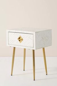 Mesita de noche decorativa con incrustaciones de hueso y acabado de mosaico floral para espacios de vida contemporáneos y de lujo. - Product Image 3