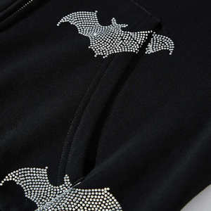 Sudadera con capucha personalizada Y2K con gráfico de murciélago y pedrería, estilo oversize, streetwear, Harajuku, hip hop, gótica, negra, unisex. - Product Image 3