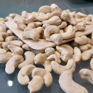 Noix de cajou blanches biologiques USDA / UE W180 d'origine Cambodgienne, transformées naturellement pour la fabrication alimentaire haut de gamme et les marchés d'exportation - Product Image 2