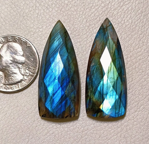 Par de gemas sueltas de labradorita azul flash, cabujón marquesa facetado de un lado, forma alargada, para fabricación de joyas, piedras calibradas - Product Image 1