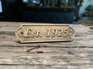 ป้ายประตูทองเหลืองขัดเงาเฉพาะรุ่นที่มีตัวอักษรแกะสลักเลียนแบบสไตล์ของตกแต่งบ้าน - Product Image 5