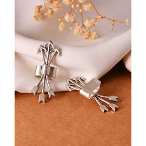 ต่างหูแบบหนีบแฟชั่น Trishool ดีไซน์หรูหรา สีเงิน รุ่นอินเดีย MTER536 - Product Image 4