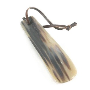 Cuchara para Zapatos Rectangular Hecha a Mano con Cuerno de Búfalo Natural, Ecológica, Pulida, Diseño Floral Rústico, para Navidad y Año Nuevo, para Hombres, Mujeres y Niñas - Product Image 1