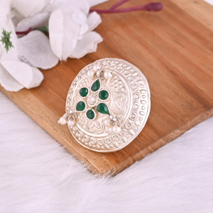 Anillo Grande Ajustable Boho con Diseño Floral de Gemas de Perla y Hidroperlas Verdes - Product Image 3