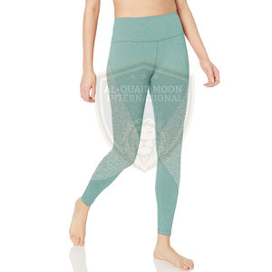 Leggings de yoga pour femmes, couleur unie, fabriqués au Pakistan, taille élastique, séchage rapide, respirants - Product Image 4