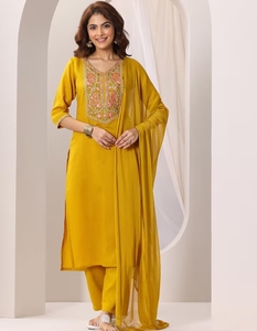 Salwar Kameez de Seda Bordado con Lentejuelas KV Mustard, Traje Tradicional para Fiesta con Pantalón y Dupatta, Sin Arrugas y Reversible - Product Image 1