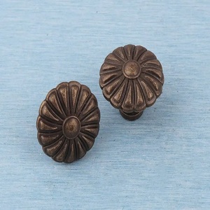 Ensemble de poignées de meuble traditionnelles en laiton, forme ronde, finition or et noir, pour tiroirs de maison et de bureau, haute qualité avec métal - Product Image 4